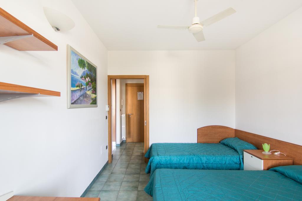 I Giardini Di Atena Aparthotel Merine Rum bild