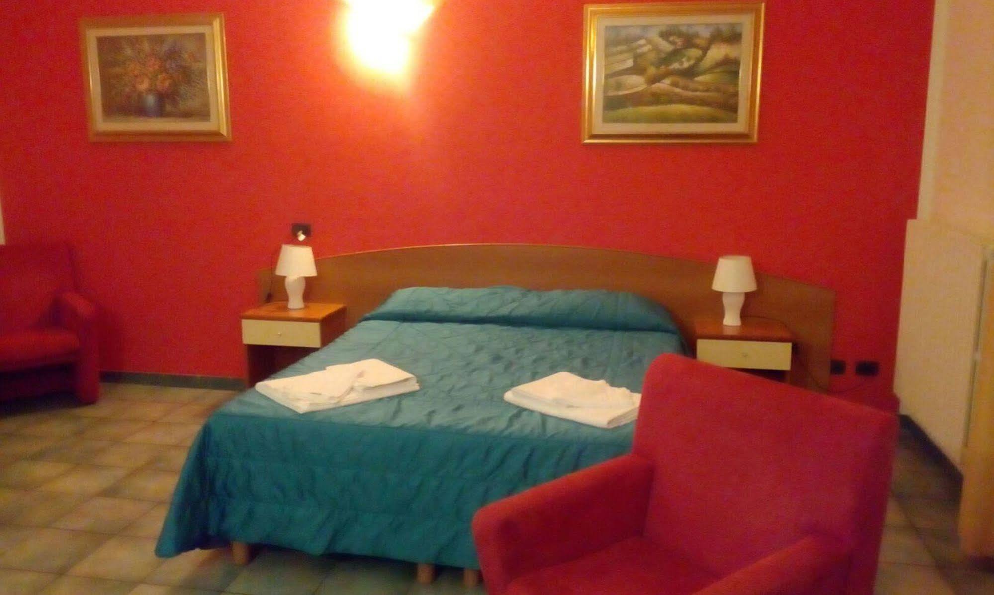 I Giardini Di Atena Aparthotel Merine Exteriör bild